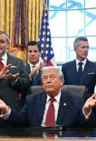 Trump rolls back Bidens fuel rules, sparking climate outcry