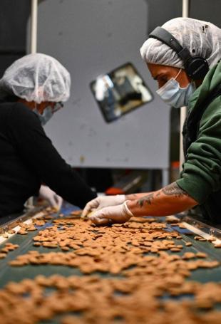 French almond makers revive traditions to counter US dominance