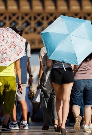 2025 on track to tie second hottest year on record