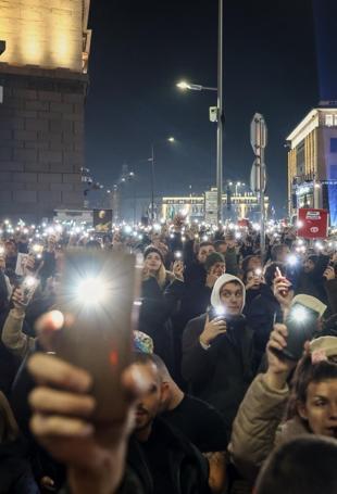 Anti-government protests draw thousands in Bulgaria
