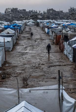 Aid flow into Gaza falls short of the ceasefire terms, Israeli figures show