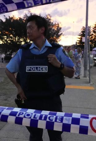 At least 10 dead, 12 injured in Australian beach shooting