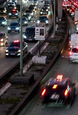 EU set to scrap 2035 combustion-engine ban in car industry boost