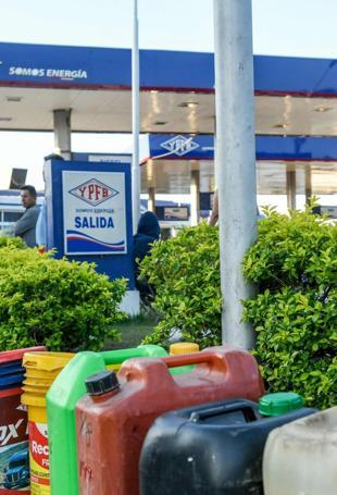 New Bolivian leader ends fuel subsidies after 20 years of leftist rule