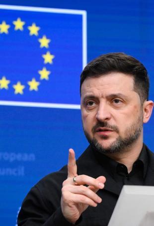 Zelensky presses EU to tap Russian assets at crunch summit