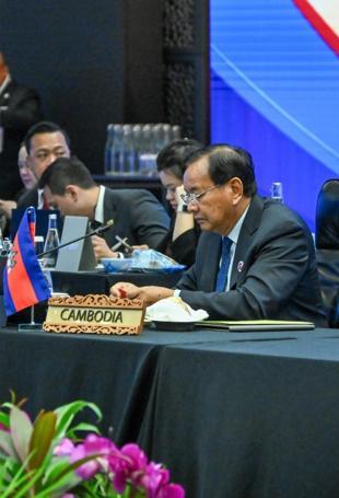 Cambodia asks Thailand to move border talks to Malaysia