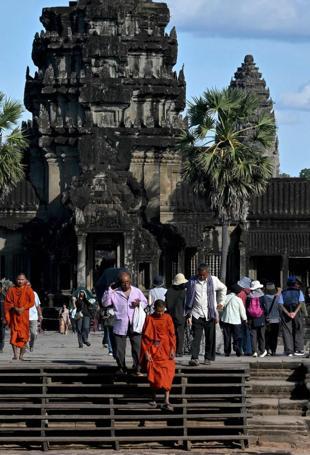 Cambodia slams demolition of Hindu statue