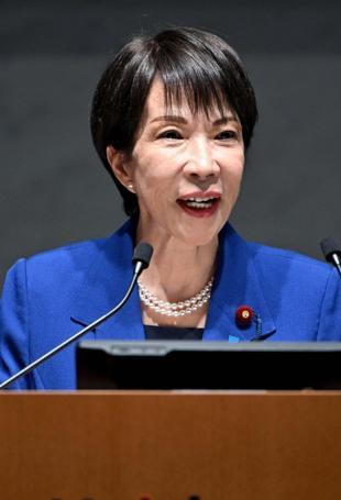 Japan government approves record 122 trillion yen budget