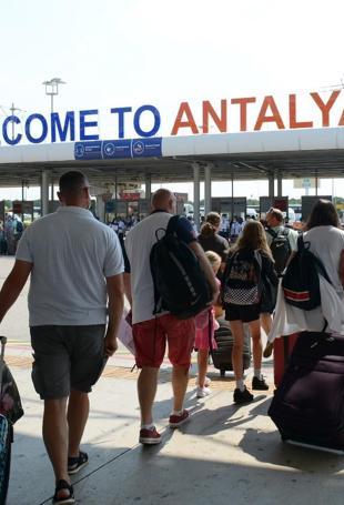 Antalya tops 17 million tourists, marks another record year