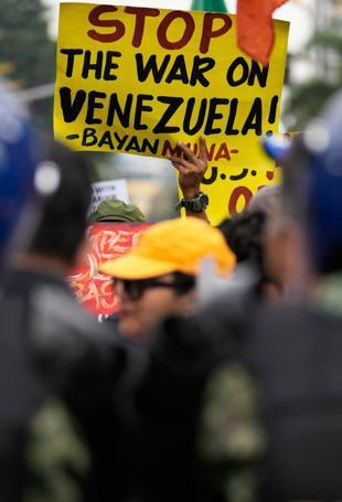 Philippines arrests ex-general who called for presidents ouster