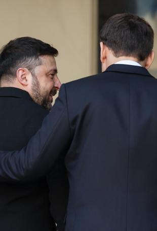 Ukraines European, US allies meet in Paris on security guarantees