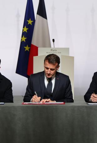 Ukraines European, US allies meet in Paris on security guarantees