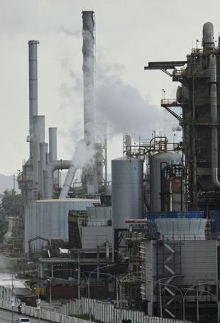 Venezuela to transfer up to 30-50 mln barrels of oil to US: Trump