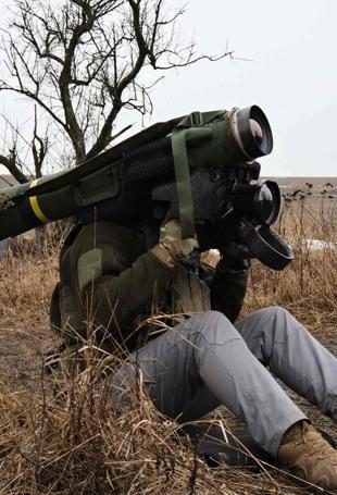 Russian strikes leave two Ukraine regions without power