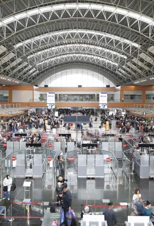 Turkish airports welcome record 247 million travelers in 2025