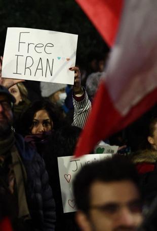 New protests erupt in Iran despite internet shutdown