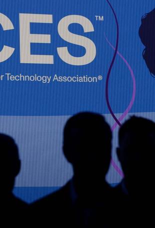 AI pendants back in vogue at tech show after early setback