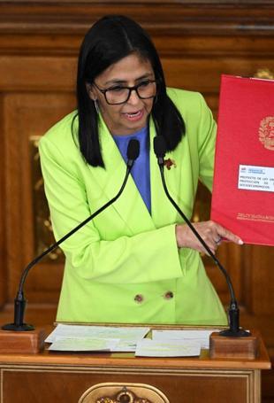 Venezuelan interim leader vows oil sector reform