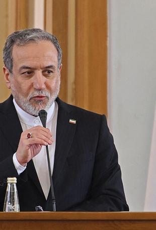 Davos revokes invite to Irans FM amid deadly protest crackdown