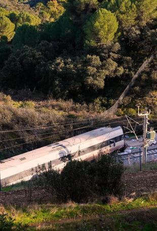 Spain mourns as train crash toll rises to 40