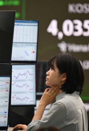 South Koreas economy grew just 1 pct in 2025, lowest in five years