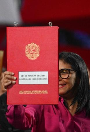 US eases Venezuela sanctions after oil sector reforms