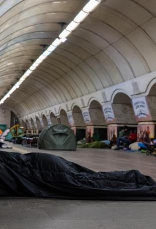 Russia resumes strikes on freezing Ukrainian capital ahead of talks