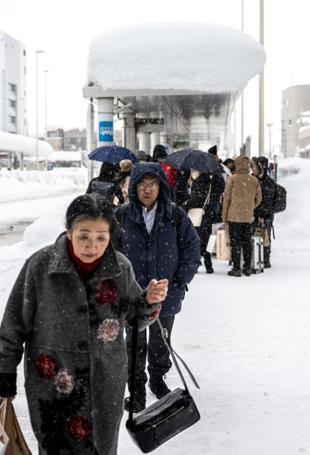 Death toll from heavy Japan snow hits 30