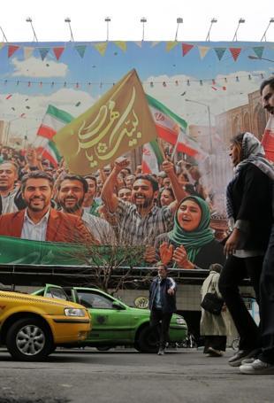 Iran steps up arrests while remaining positive on US talks