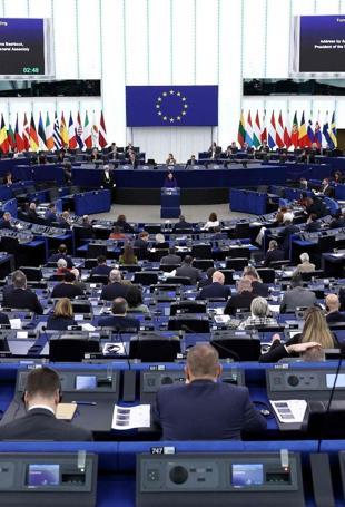 EU parliament approves 90-bln-euro loan for Ukraine