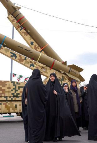 Pentagon preparing 2nd aircraft carrier to deploy to Mideast: Report