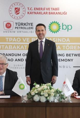 TPAO and BP sign pact on oil, natural gas cooperation