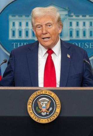 Trump tells Hamas to proceed with full and Immediate disarmament