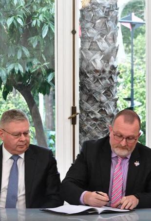 Greece signs deals with Chevron for hydrocarbon exploration