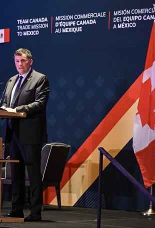 Killings shadow Canadian business visit to Mexico