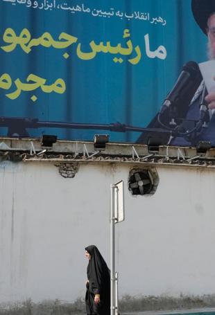 Supreme leader says Iran can sink US warship as Geneva talks conclude