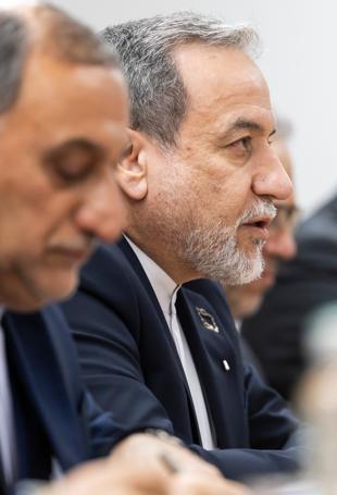 Iran says has right self-defence if US talks fail