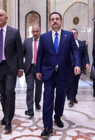 Iraq, Chevron signs deals to develop oil fields