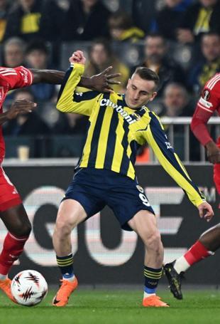 Injury-hit Fenerbahçe faces daunting test at Nottingham