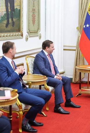 Shell executives visit Venezuela to discuss gas project