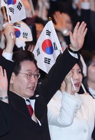 South Korea calls for resuming dialogue with North