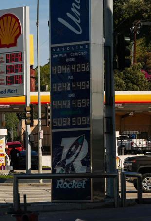 Oil extends gains and stocks drop as Iran conflict spreads