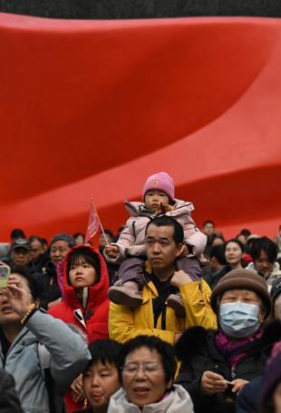 China votes to oust three generals from political advisory body