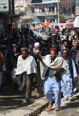 Afghans rally against Pakistan and civilian casualties