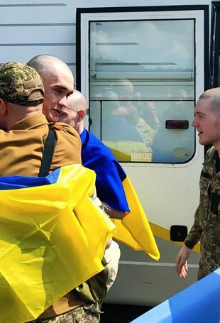Russia, Ukraine exchange 300 POWs each