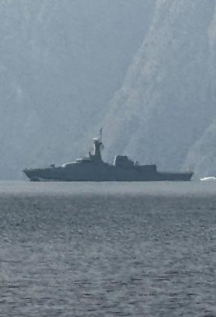 Iran Guards say waiting for US forces at Strait of Hormuz