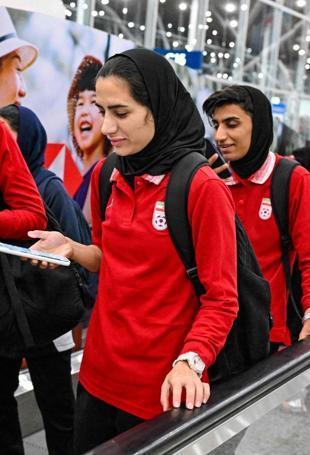 Iranian womens football team member changes mind on asylum in Australia