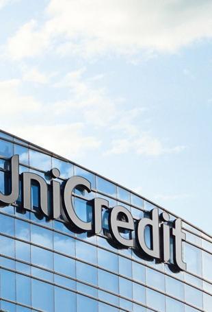 Italian UniCredit makes bid for Germanys Commerzbank