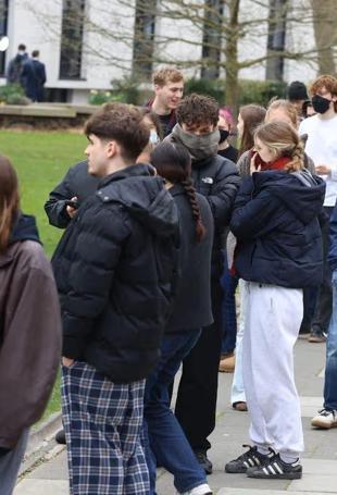 Number of suspected meningitis cases rises in UK outbreak