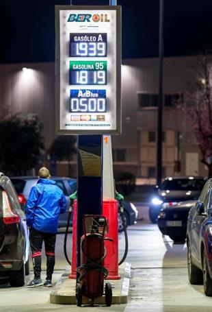 Stocks tumble, oil rises as Trump gives Iran 48-hour ultimatum